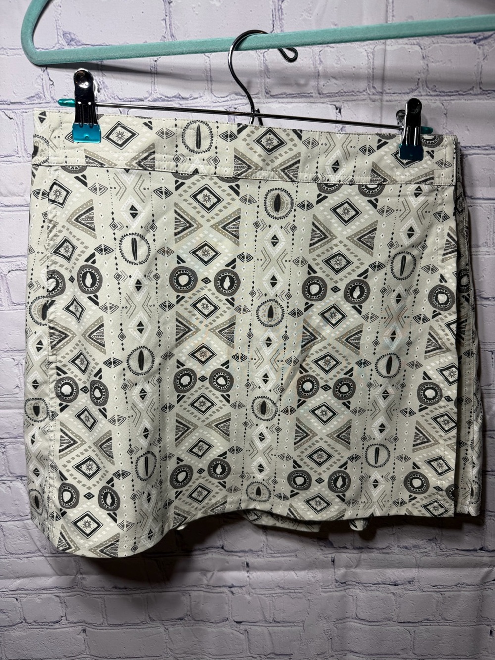 Rip Skirt Hawaii Womens Mini Wrap Skirt Gray Brown Print Sz S Beach Hook & Loop